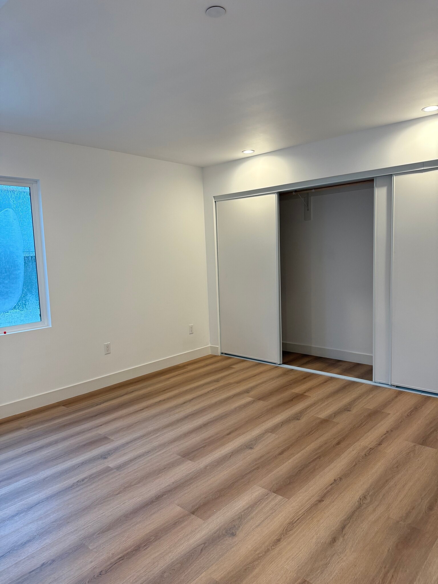 Building Photo - 3031 Vineyard Ave