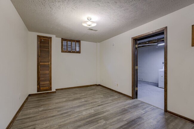 Building Photo - 2012 S 160th St