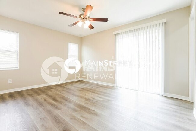Building Photo - 3 Bedroom Pet-Friendly Home in PORT CHARLOTTE, FL with Main Street Renewal