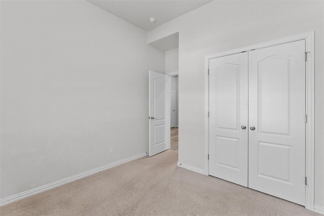 Building Photo - 562 Leadtree Loop