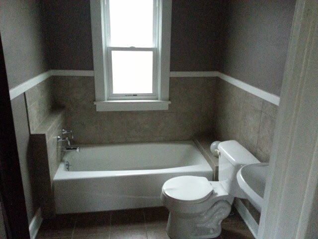 Building Photo - 158 Roswell Ave