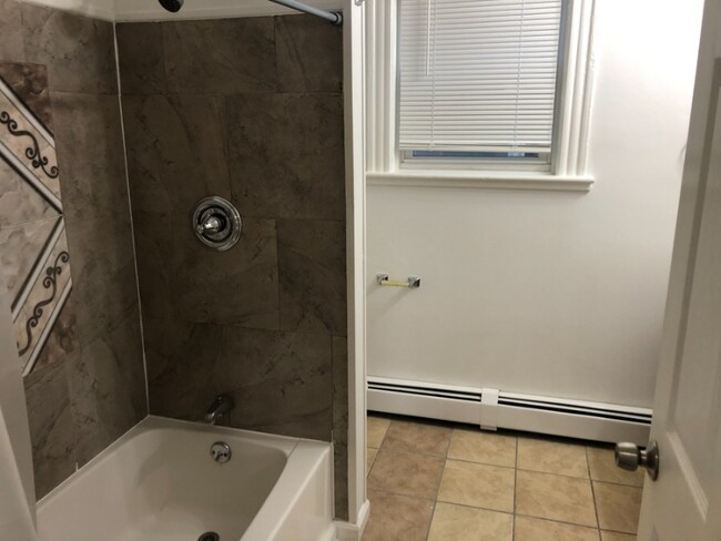 Building Photo - 34 Miller Ave