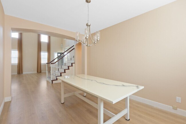 Building Photo - 26523 Starling Ct