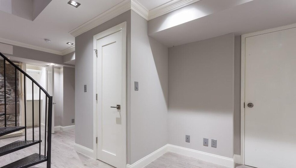 Building Photo - 221 Mott St