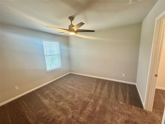 Building Photo - 112 Buckthorn Dr