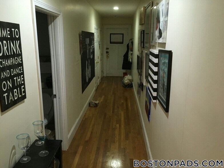 Building Photo - 66 Egmont St