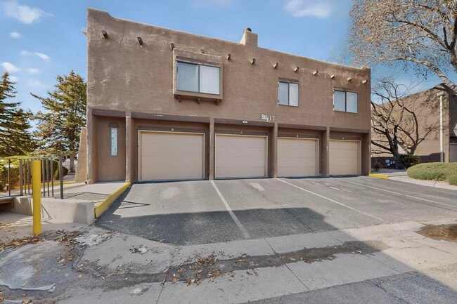 Building Photo - Prospectors Point NE Condo 2 Bedroom, 2 story, 1 1/2 Bath, 1 car garage