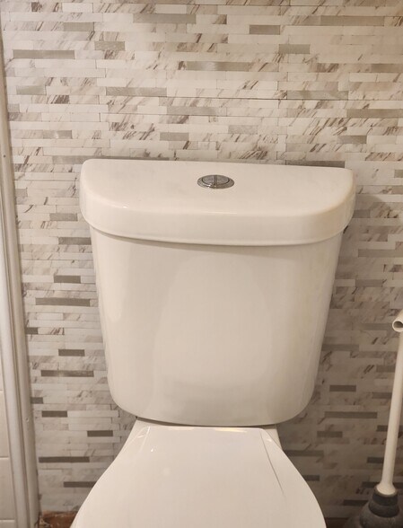 Building Photo - 14427 N Pennsylvania Ave