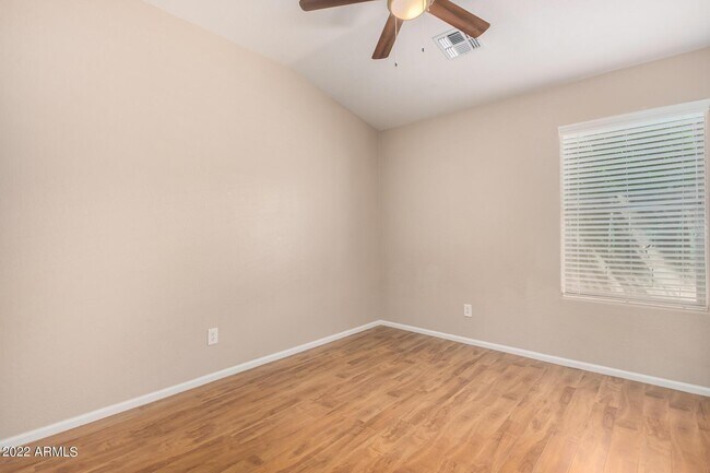Building Photo - 17556 W Bloomfield Rd
