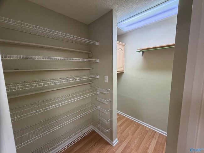 Building Photo - 313 Woodridge Dr SW