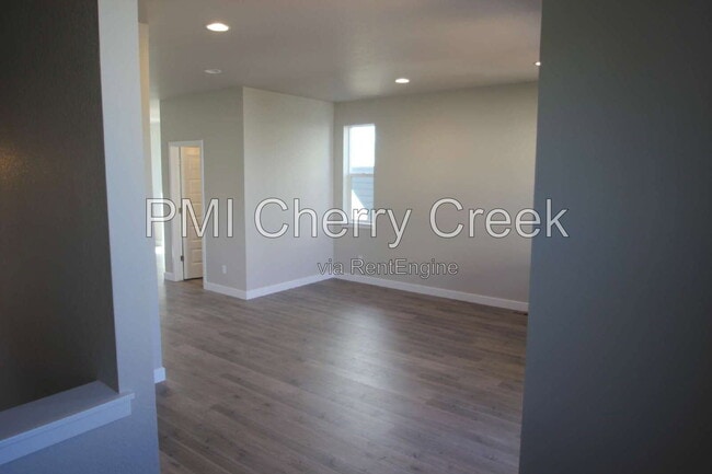 Building Photo - 12871 E Caspian Pl