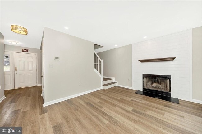 Building Photo - 6634 Rockridge Rd