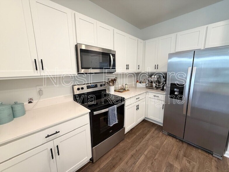 Building Photo - 12743 Barrack Ln