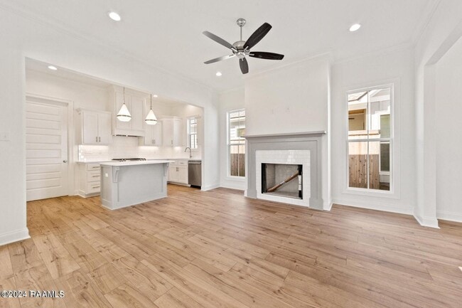 Building Photo - 128 Oak Village Dr
