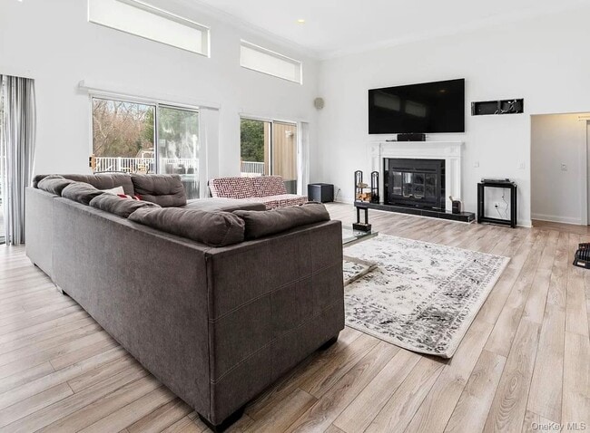 Building Photo - 32 Lewis Rd