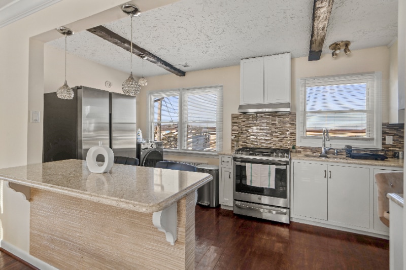 Building Photo - 9103 Columbia Ave