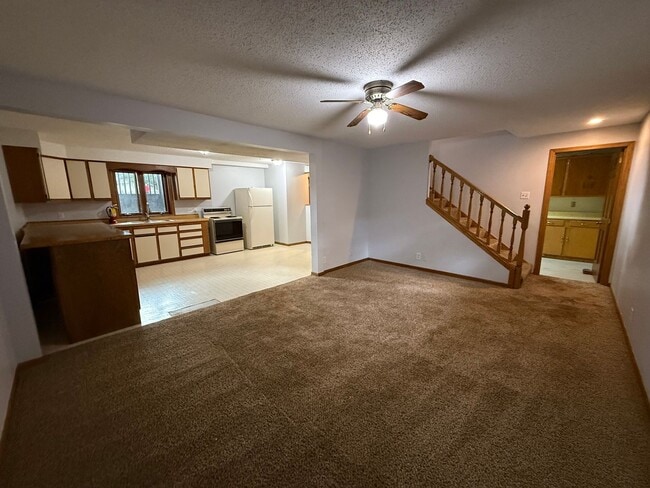 Building Photo - Bloomington 4 Bed 3 Bath SF Home available...