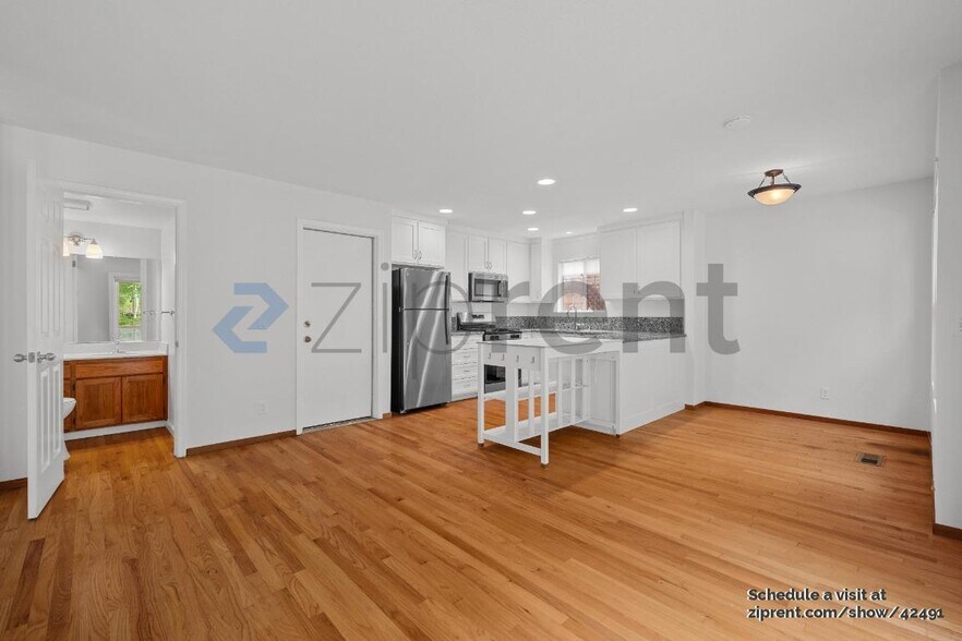 Building Photo - 2643 Spring Oaks Dr