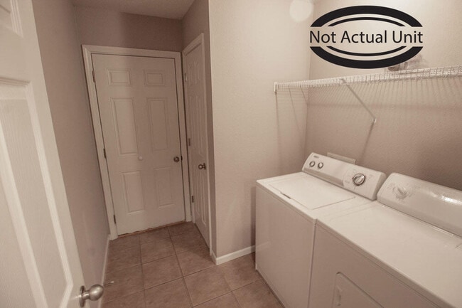 Building Photo - 4015 Snowy Owl Dr