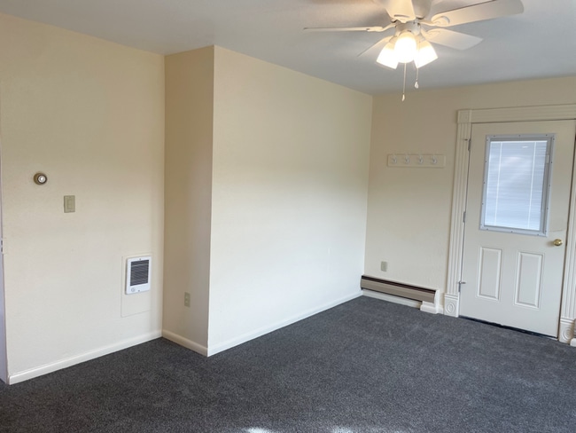 Building Photo - 3830 Green Meadow Dr