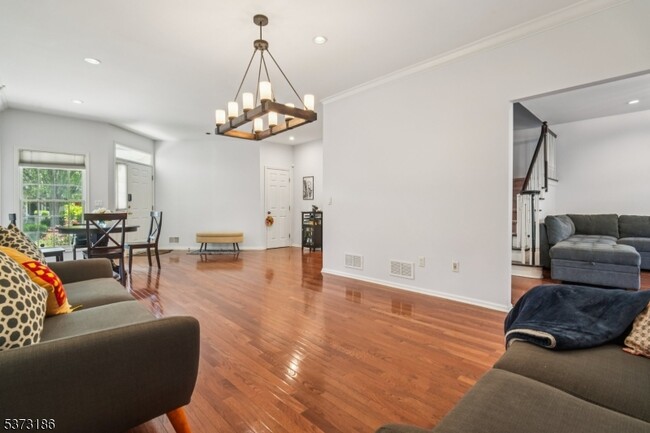 Building Photo - 22 Pebble Beach Dr