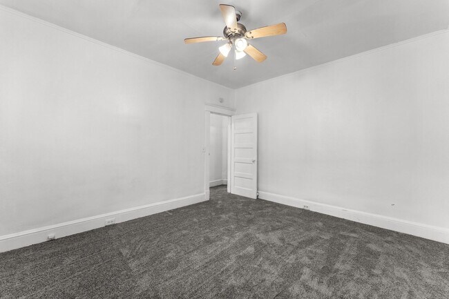 Building Photo - Your Dream Home Awaits in Norfolk!