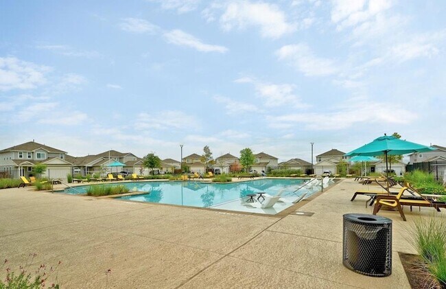 Building Photo - 10225 Bankhead Dr