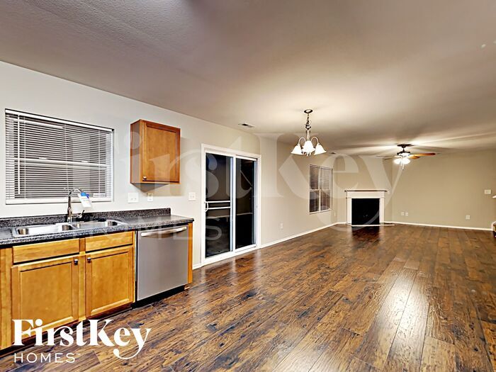 Building Photo - 3005 Buckleigh Dr