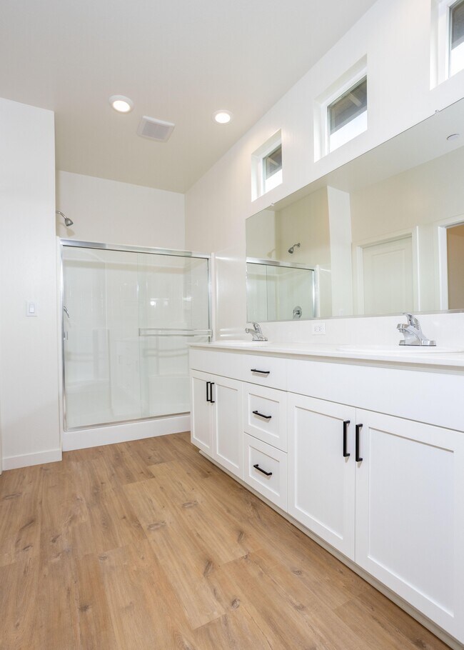 Building Photo - 911 Hartlepool Ave