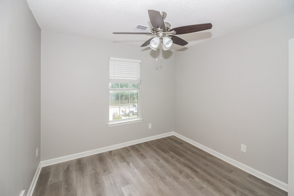 Building Photo - 1115 Scofield Dr