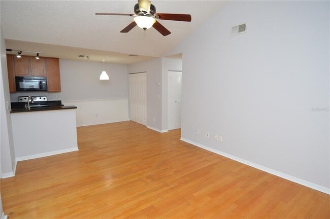 Building Photo - 10263 Gandy Blvd N