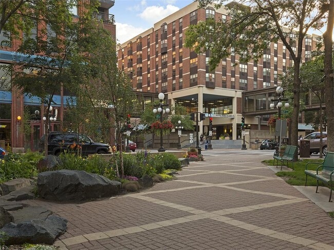 Building Photo - Mears Park Place