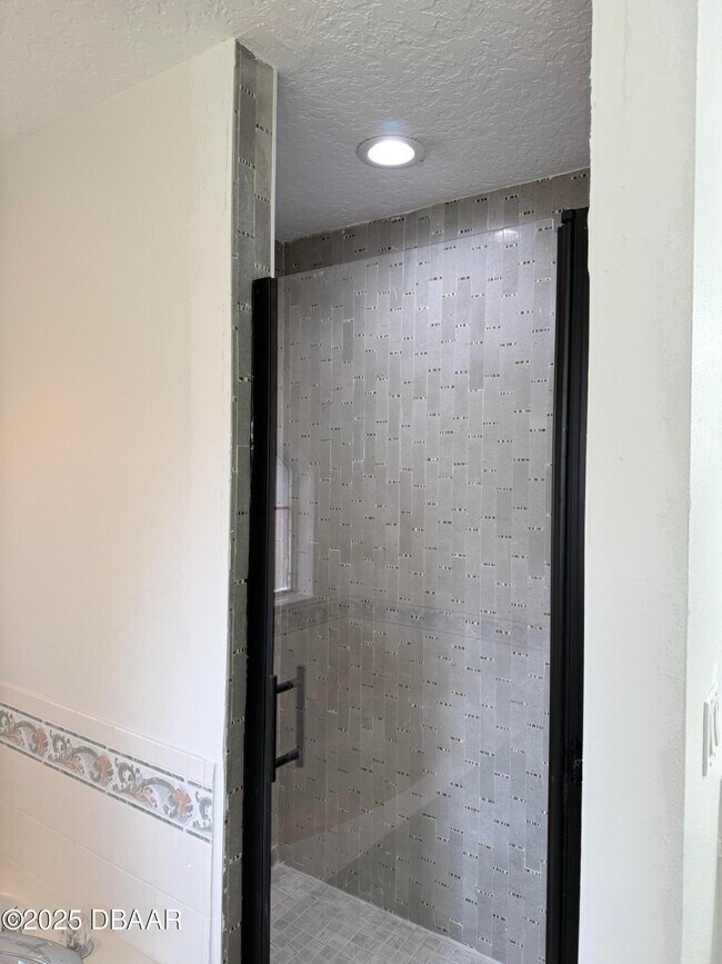 Building Photo - 3727 Sunrise Oaks Dr