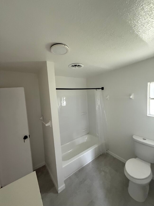 Building Photo - 16425 Sunflower Trail