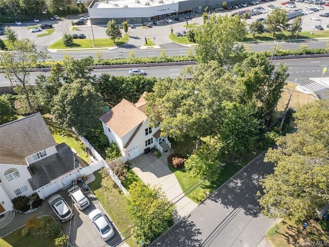 Building Photo - 108 S Hillside Ave