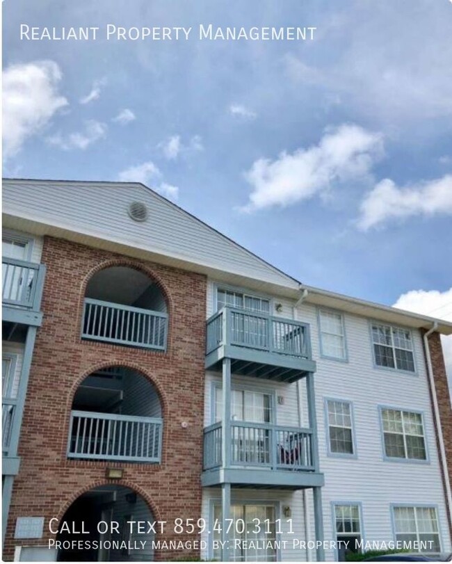 Primary Photo - Three-bedroom, two-bathroom condo at Campu...