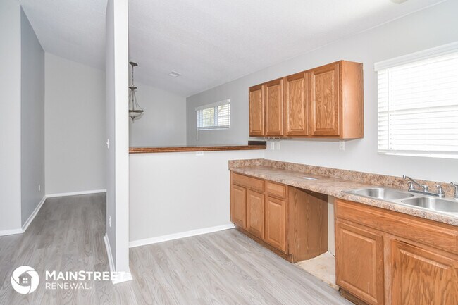 Building Photo - 4734 Waterfront Oak Dr