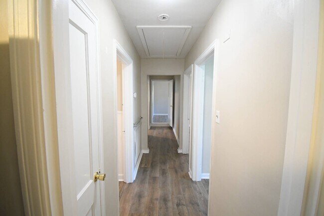 Building Photo - 3517 S Haven Rd