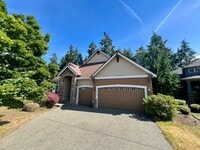 Building Photo - Spacious Home on Golf Course  - All Bedrooms En Suite
