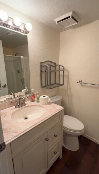 Building Photo - 1720 E Thunderbird Rd