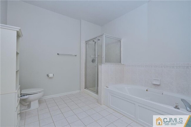 Building Photo - 636 St Andrews Pl