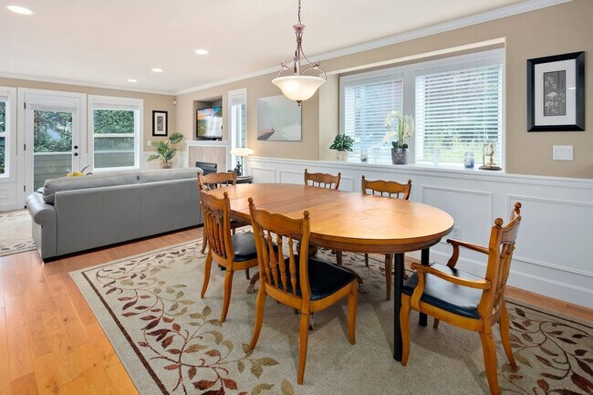 Building Photo - 2717B E Yesler Wy