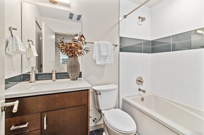 Building Photo - 3bd/2.25ba Seattle Townhome