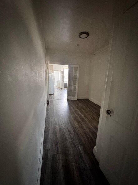 Building Photo - 72 Rose Ave