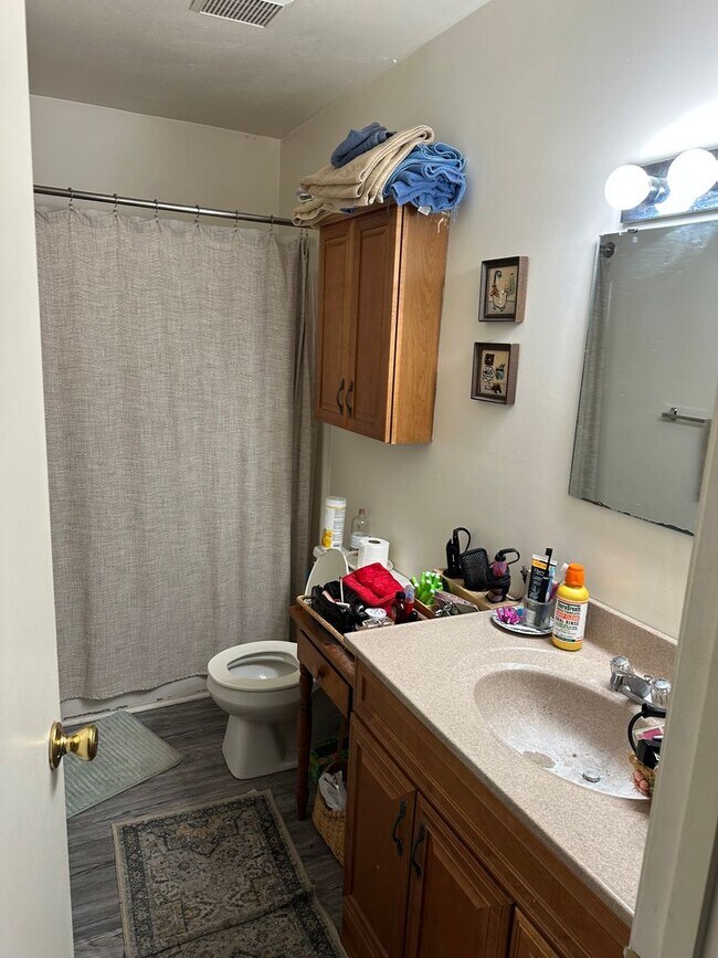 Building Photo - 206 Pheasant Run Dr