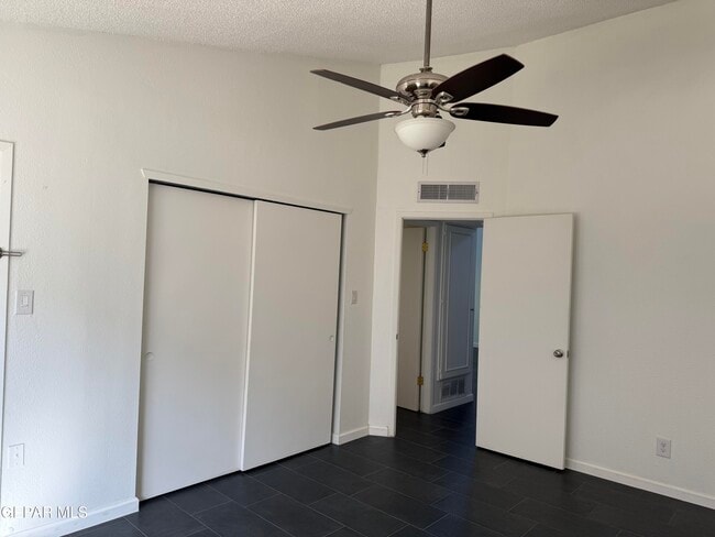 Building Photo - 1531 Common Dr