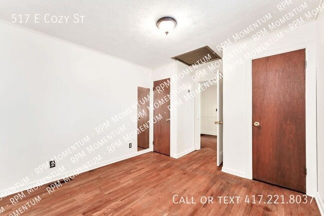 Building Photo - 517 E Cozy St