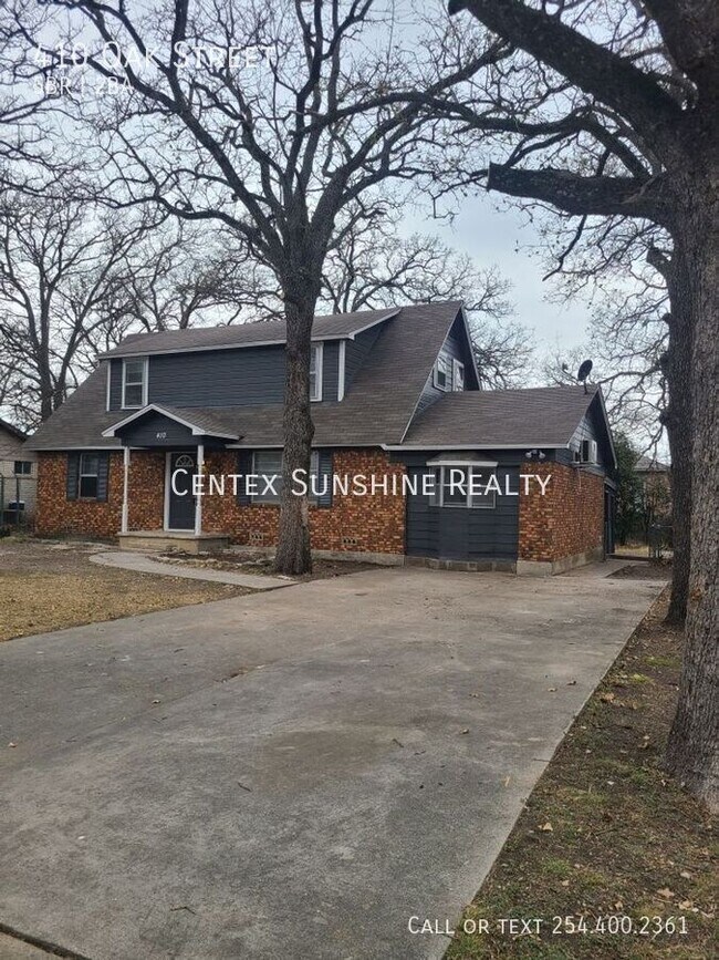 Building Photo - 410 Oak St