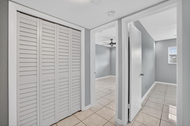 Building Photo - 4051 NE 13th Ave