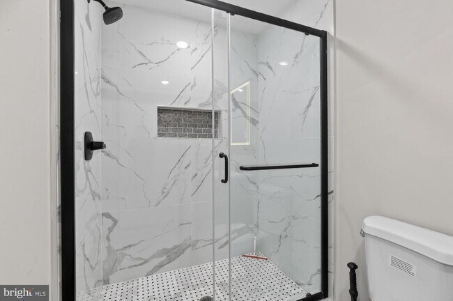 Building Photo - 2234 Master St